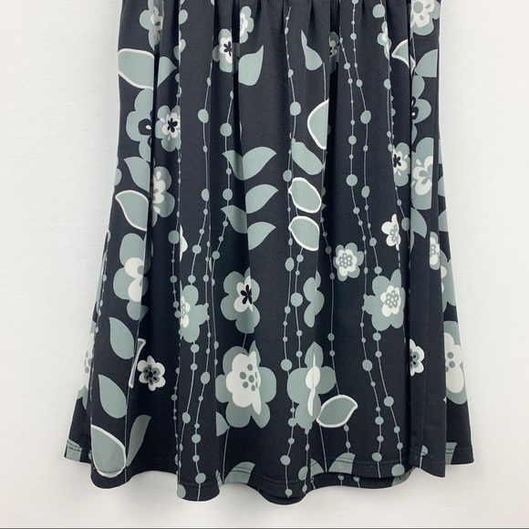 Hot Tempered Fitted Bust Cap Sleeve Scoop Neck Top - Picture 6 of 12